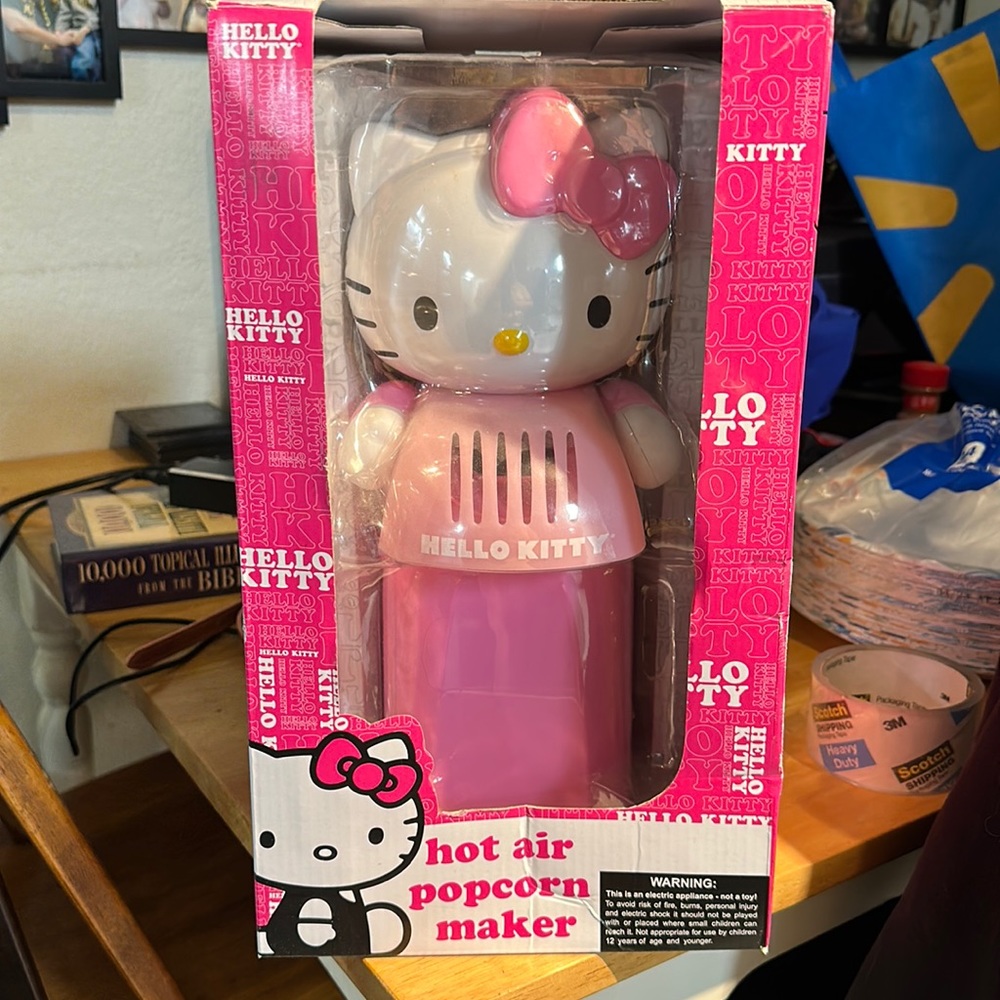 Hello Kitty, hot air, popcorn maker!                   NEW IN BOX - Never Used!!